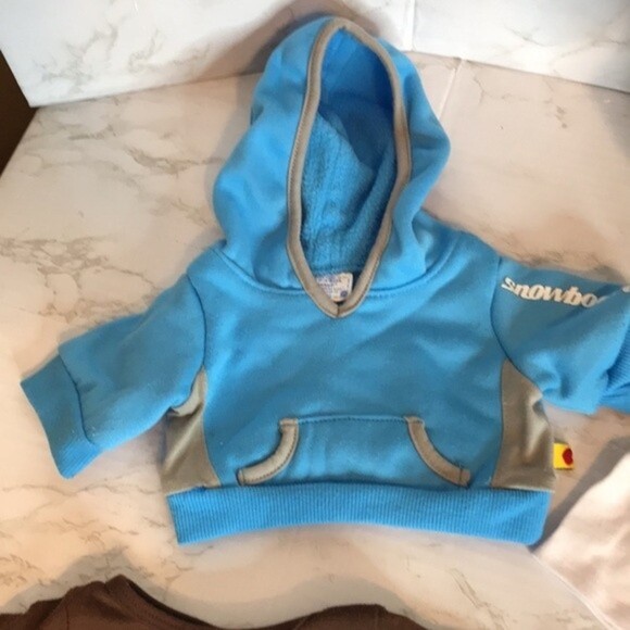 Build a bear BAB brown teddy bear plush with soccer shoes and outfits bundle - Picture 6 of 14